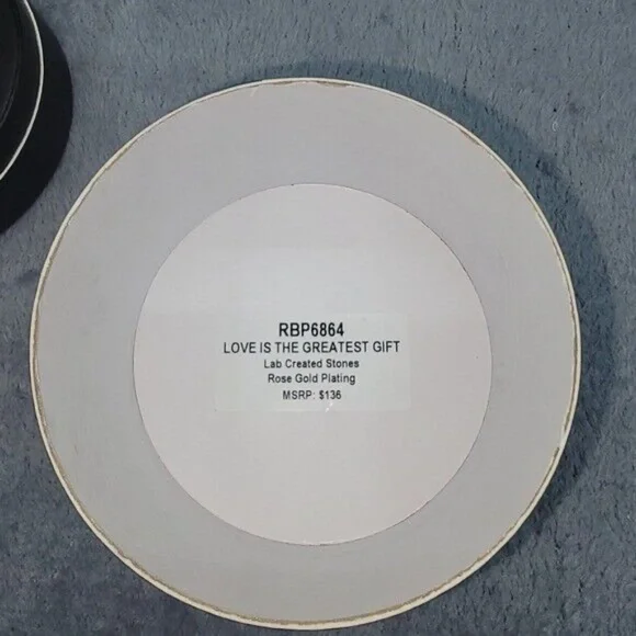 Bomb Party 2023 Holiday Stacks Love Is The Greatest Gift Bracelet RBP6864 NIB - Picture 5 of 8